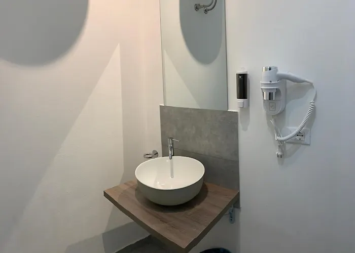 Ugo Bassi ゲストハウス *