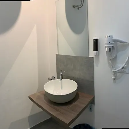 Ugo Bassi Guest house *